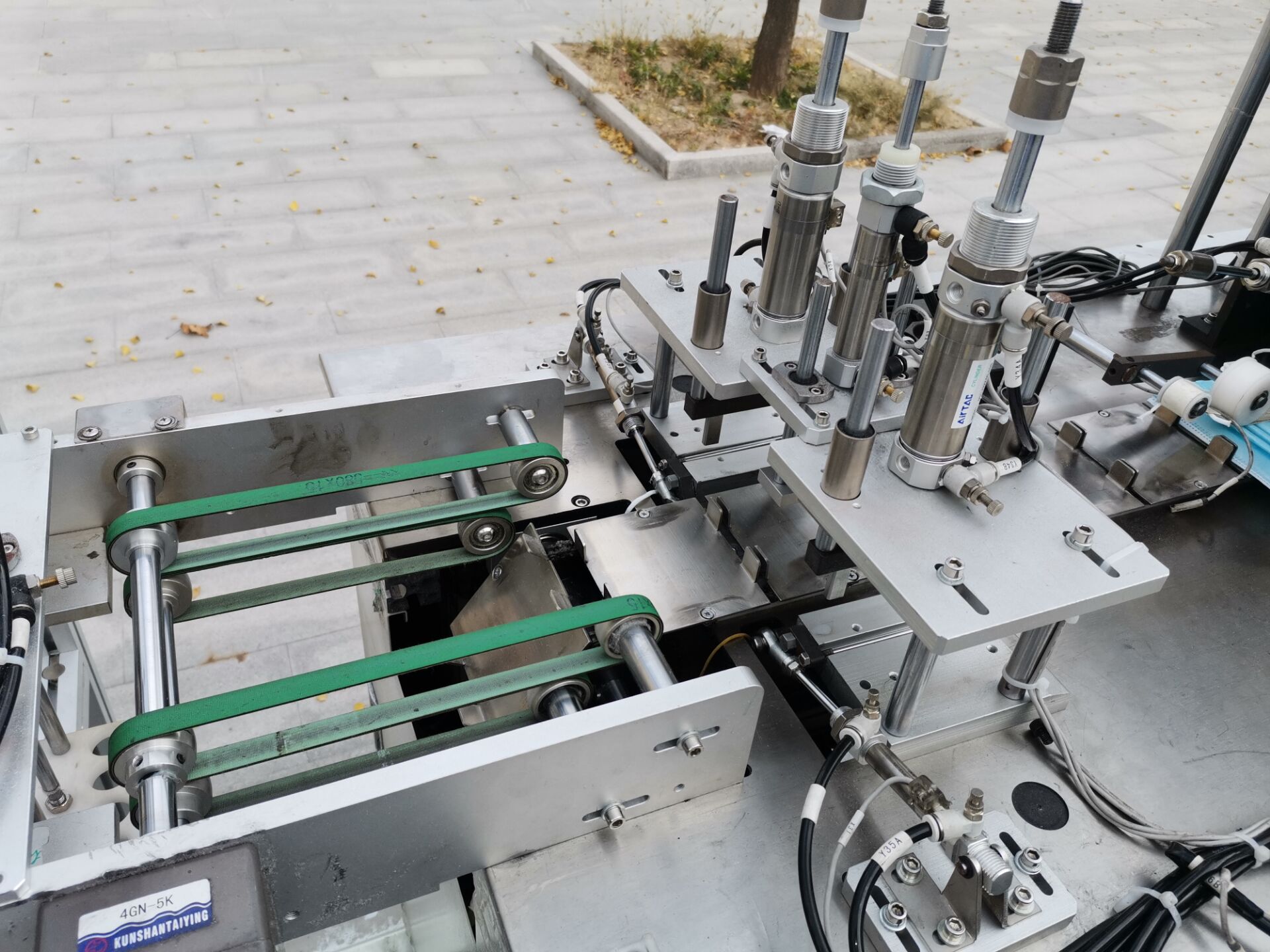 M&aacute;quina para hacer mascarillas faciales para adultos 1 + 2 (3)